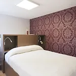 Szálloda Logis Duquesne 2*
