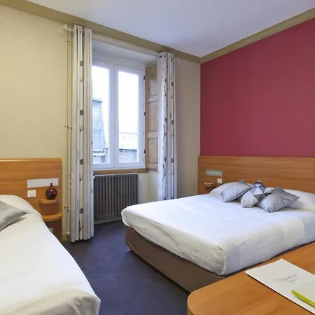 Logis Duquesne 호텔 2*