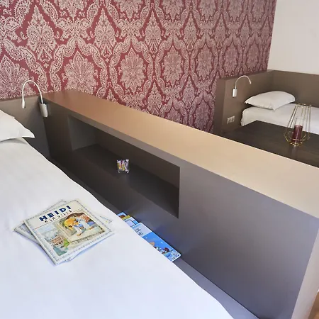 Hotel Logis Duquesne 2*