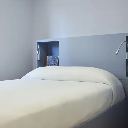 Logis Duquesne 호텔