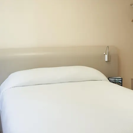 Hotel Logis Duquesne Nantes