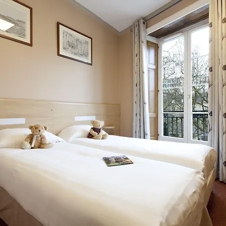 Logis Duquesne Hotel 2*