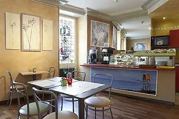 Hotel Logis Duquesne 2*