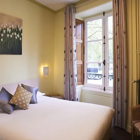 Logis Duquesne Hotel 2*