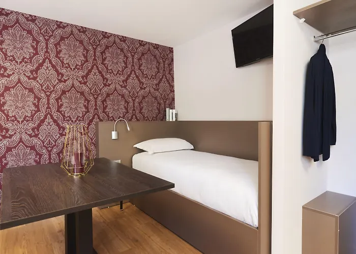 Hotel Logis Duquesne Nantes