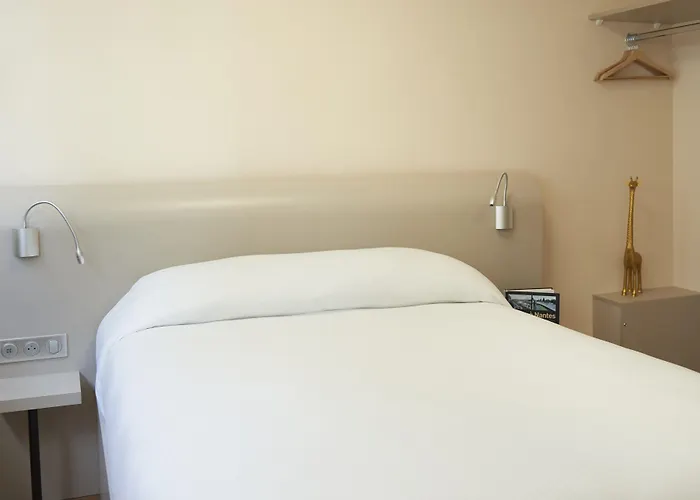 Hotell Logis Duquesne Nantes