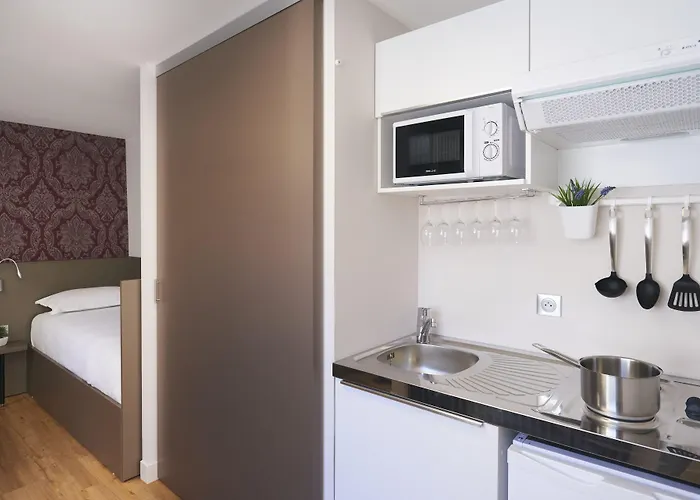 Hotell Logis Duquesne Nantes